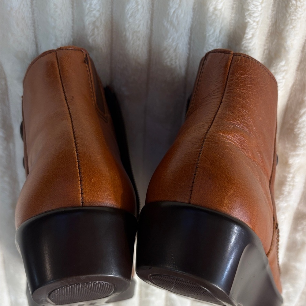 SAS Jade Leather Zip Bootie - Picture 7 of 9
